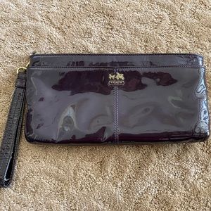 Coach patent leather purple wristlet wallet eggplant burgundy credit card holder